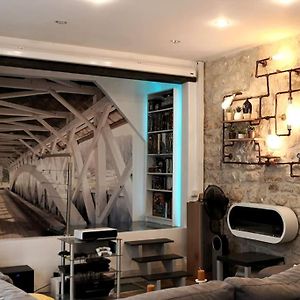 A Very Calm Loft In Bastille